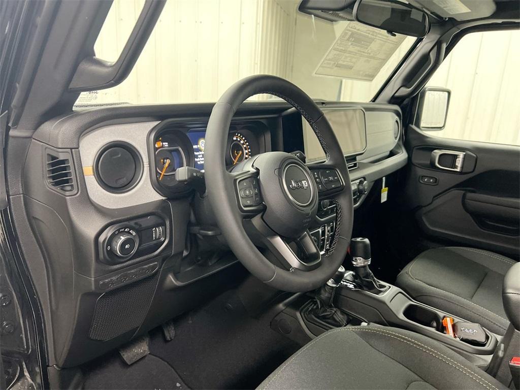 new 2025 Jeep Wrangler car, priced at $53,060