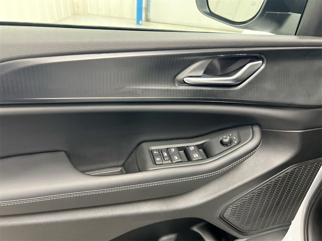 new 2025 Jeep Grand Cherokee L car, priced at $46,570