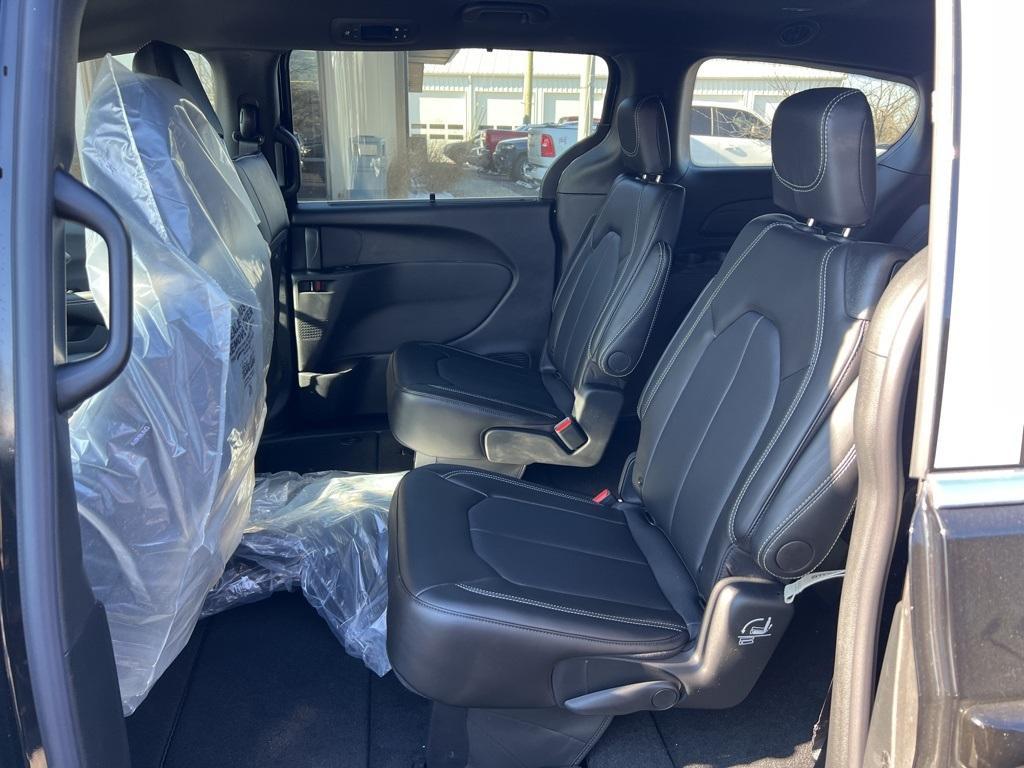 new 2026 Chrysler Pacifica car, priced at $38,998