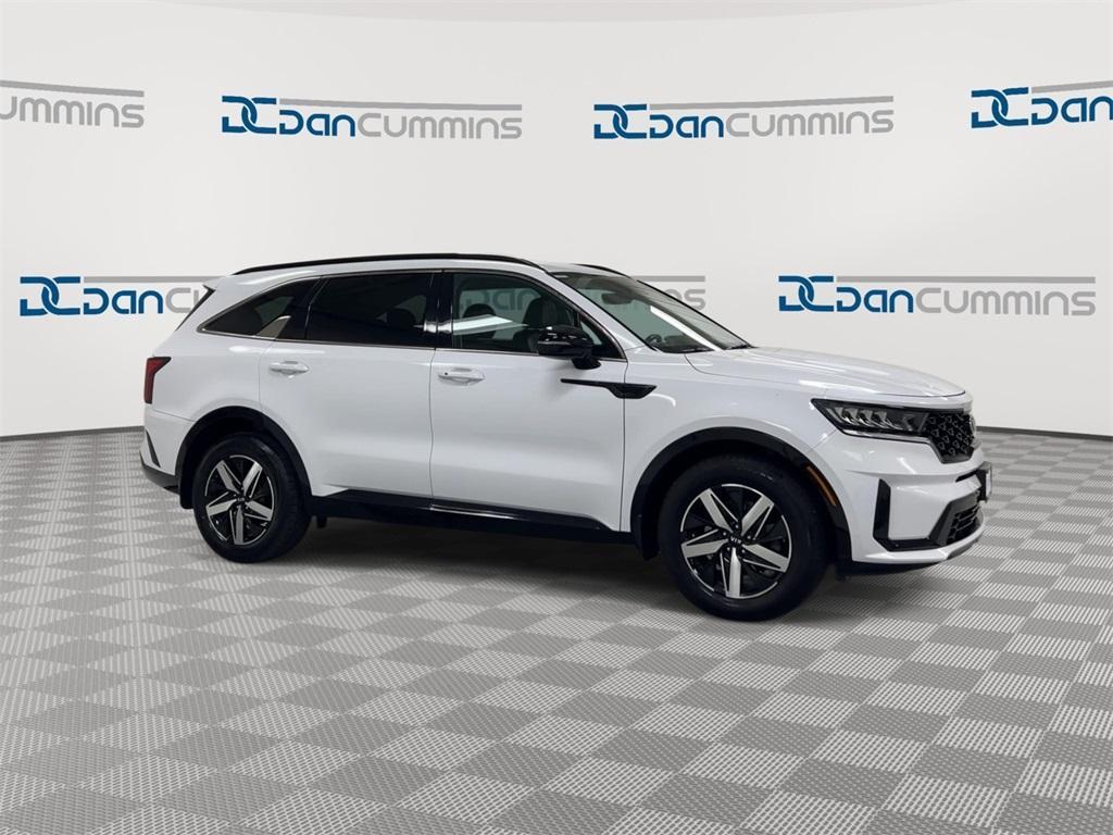 used 2021 Kia Sorento car, priced at $21,587