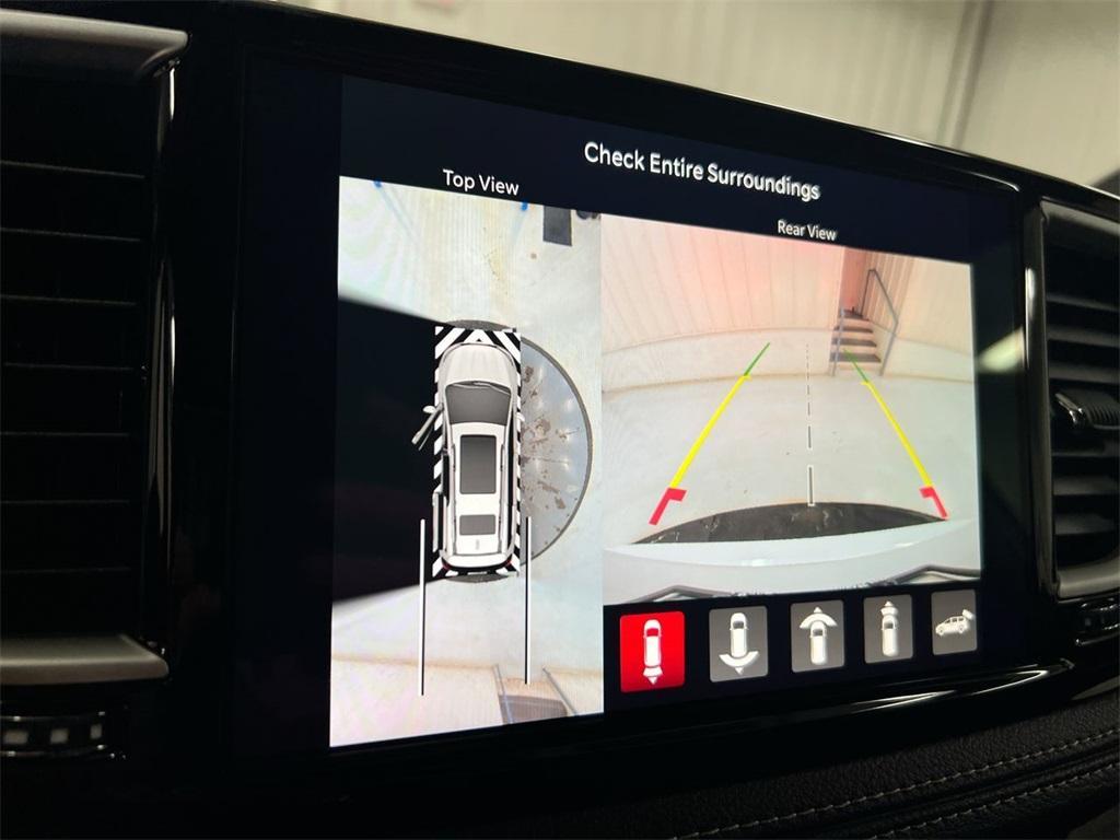 new 2026 Chrysler Pacifica car, priced at $39,298