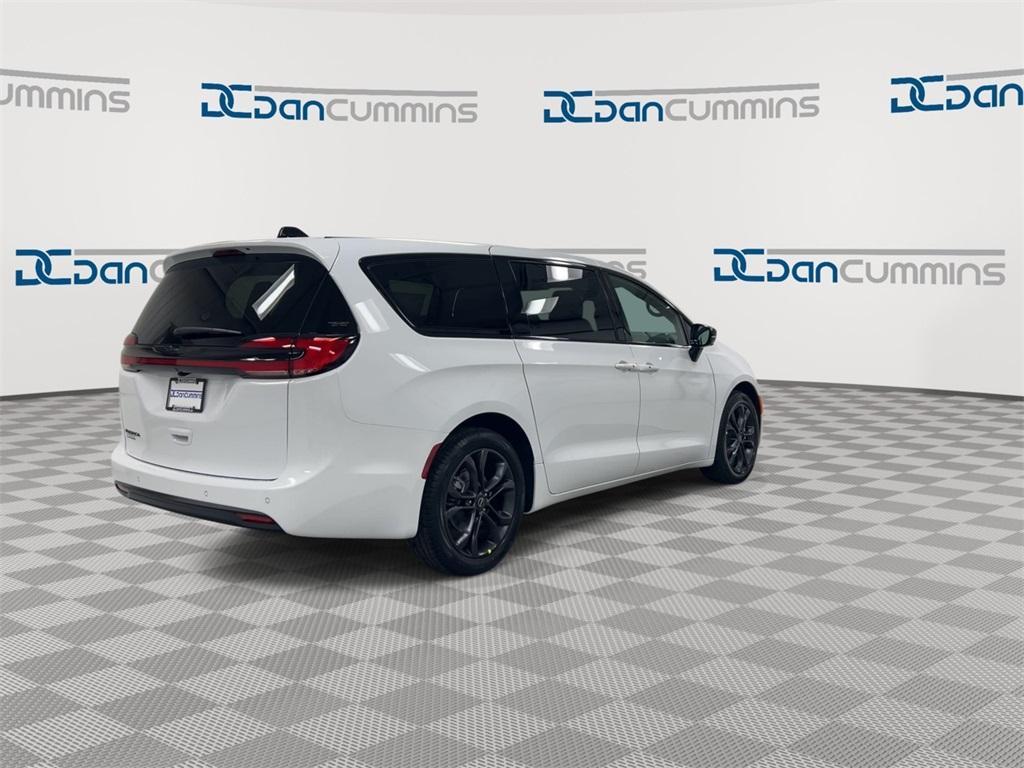 new 2026 Chrysler Pacifica car, priced at $39,298