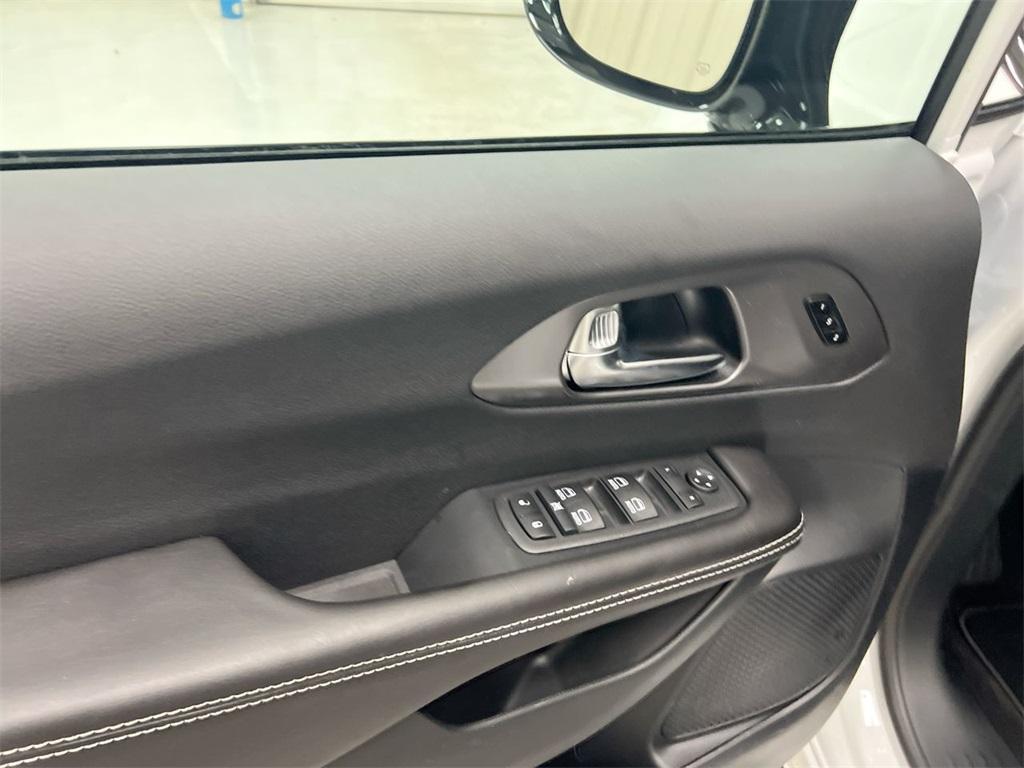 new 2026 Chrysler Pacifica car, priced at $39,298