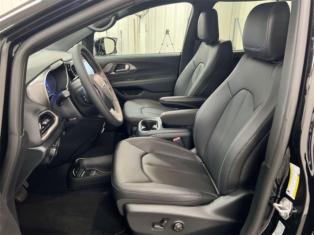 new 2025 Chrysler Voyager car, priced at $38,293