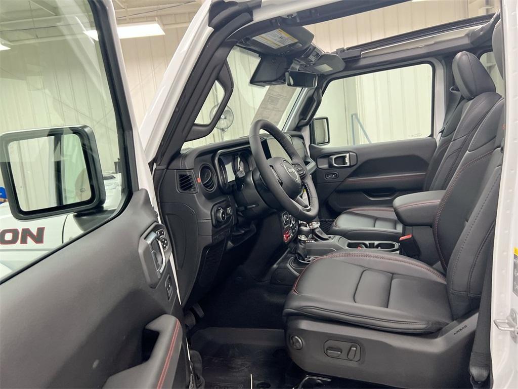 new 2025 Jeep Wrangler car, priced at $57,482