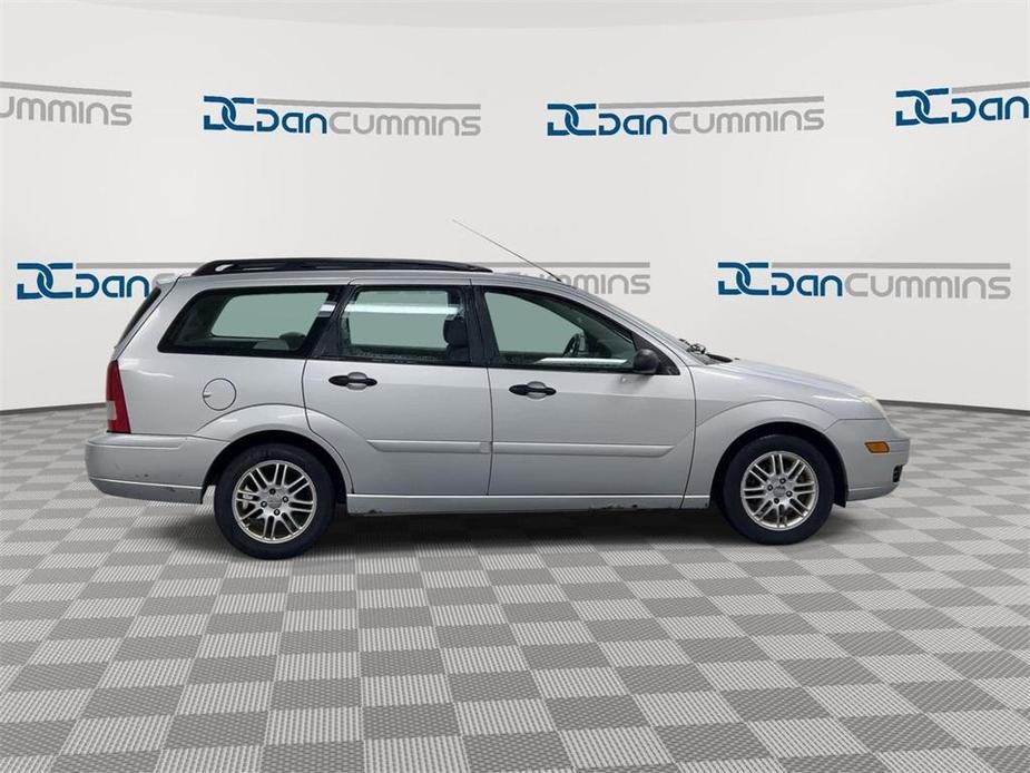 used 2005 Ford Focus car, priced at $2,900