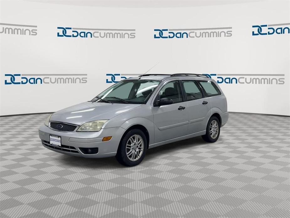 used 2005 Ford Focus car, priced at $2,900