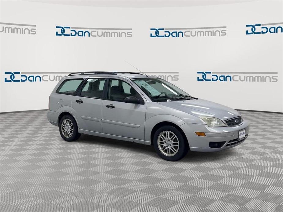 used 2005 Ford Focus car, priced at $2,900