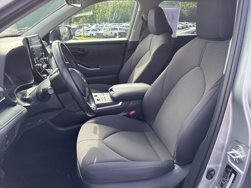 used 2022 Toyota Highlander car, priced at $29,987
