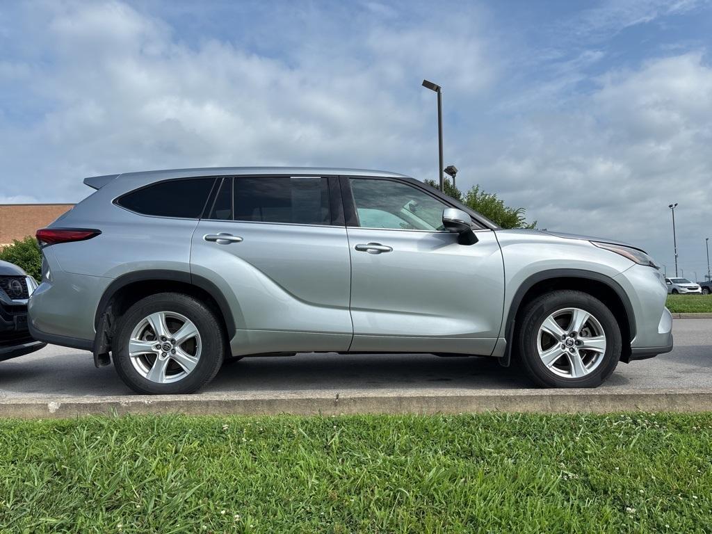 used 2022 Toyota Highlander car, priced at $29,987