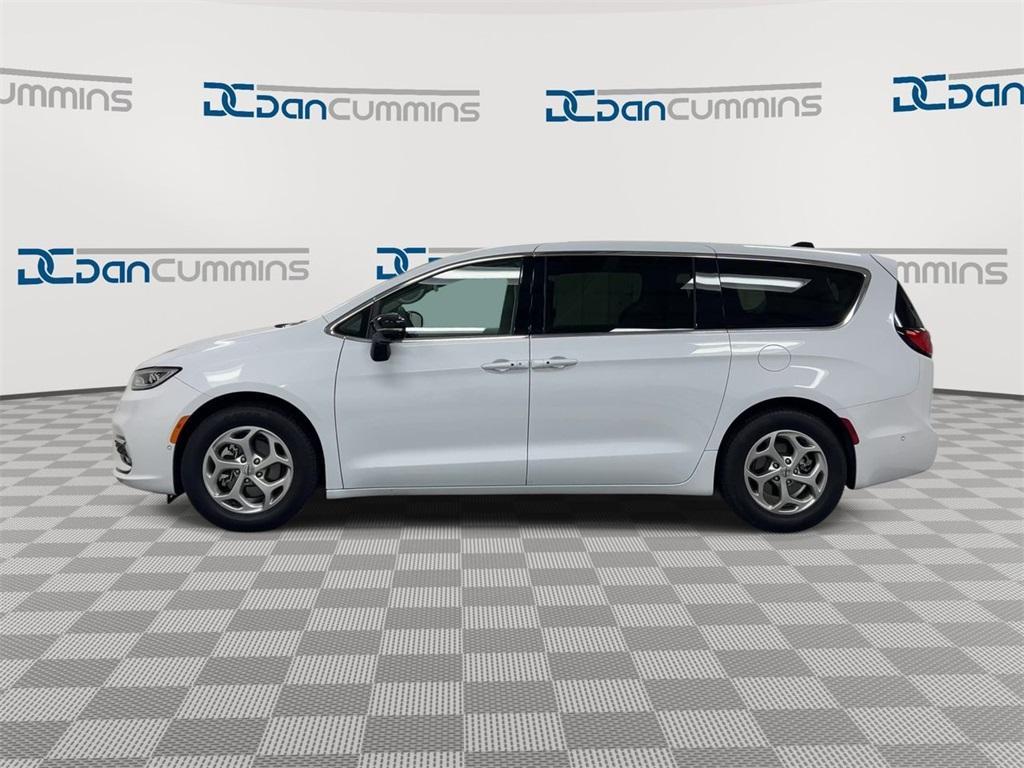 new 2024 Chrysler Pacifica car, priced at $39,722