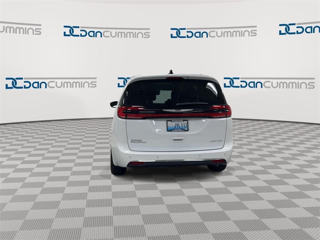 new 2024 Chrysler Pacifica car, priced at $39,722