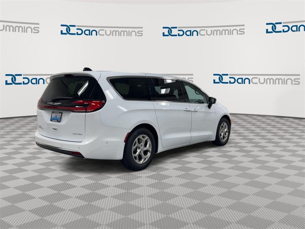 new 2024 Chrysler Pacifica car, priced at $39,722