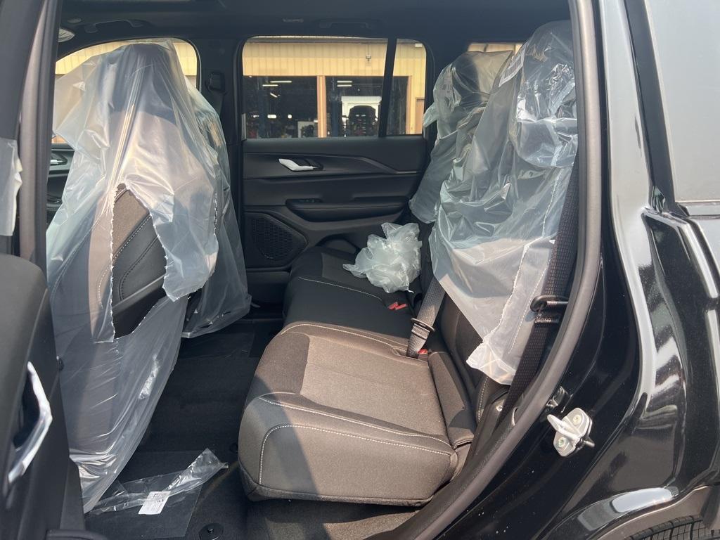 new 2025 Jeep Grand Cherokee car, priced at $39,029