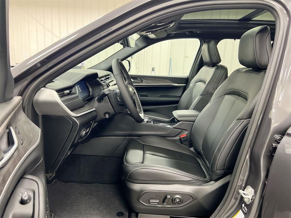 new 2025 Jeep Grand Cherokee 4xe car, priced at $57,980