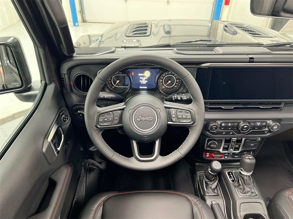 new 2025 Jeep Wrangler car, priced at $55,472