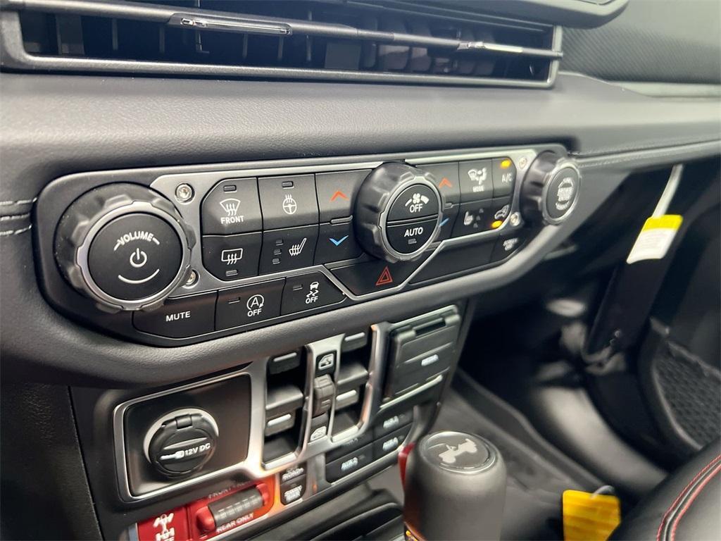 new 2025 Jeep Wrangler car, priced at $55,472