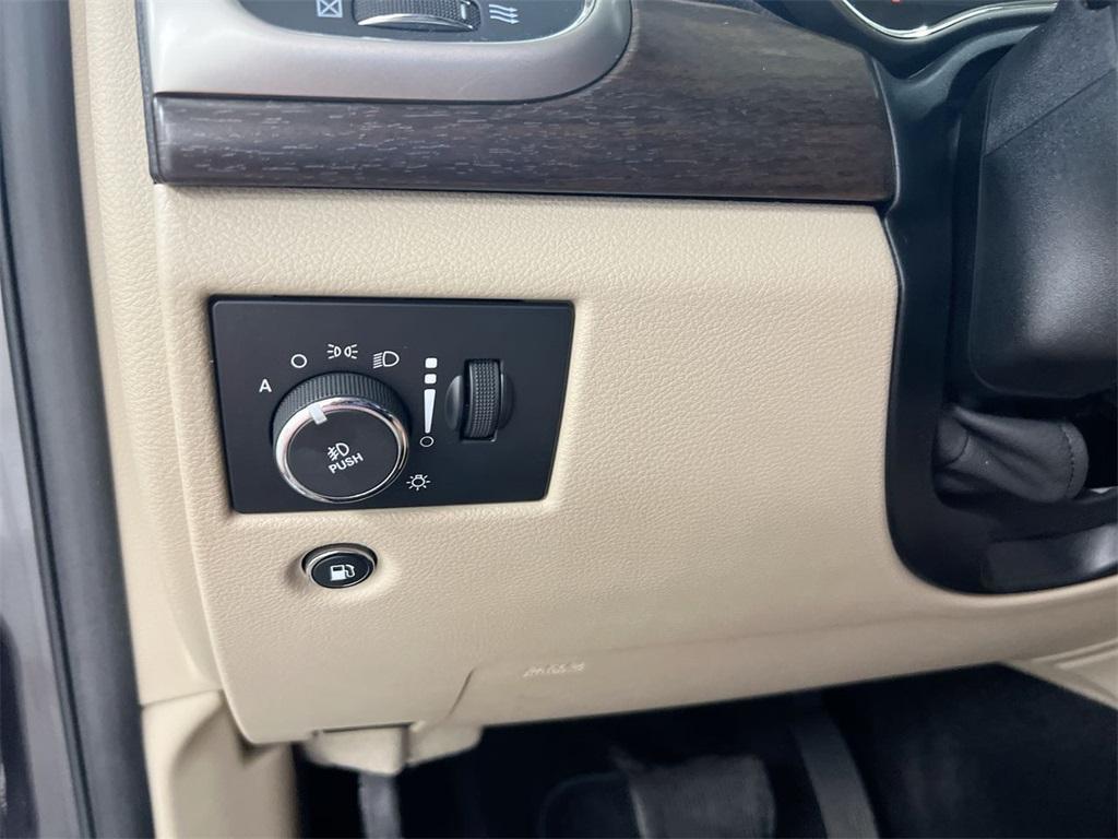 used 2015 Jeep Grand Cherokee car, priced at $14,987