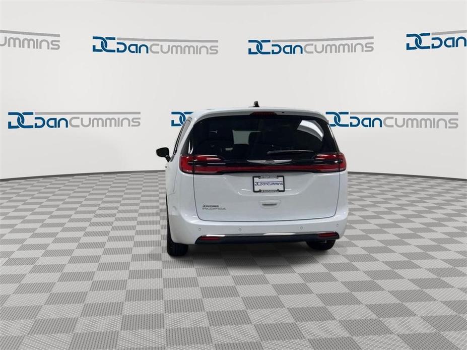 new 2024 Chrysler Pacifica car, priced at $45,787