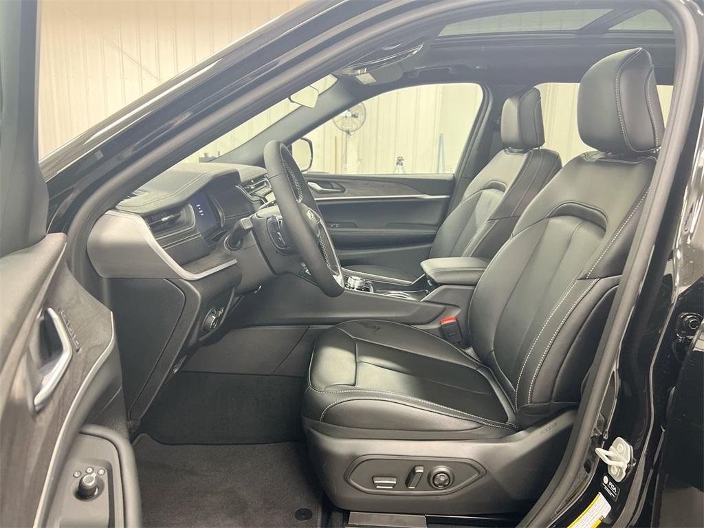 new 2025 Jeep Grand Cherokee L car, priced at $45,526