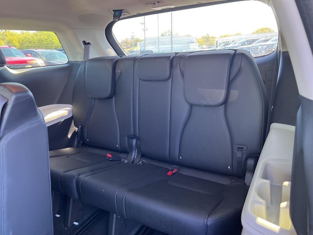 used 2024 Kia Carnival car, priced at $31,987