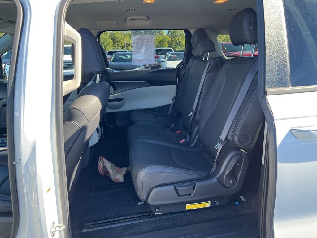 used 2024 Kia Carnival car, priced at $31,987