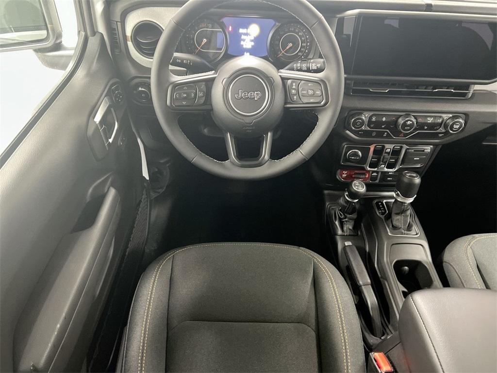new 2025 Jeep Wrangler car, priced at $48,773