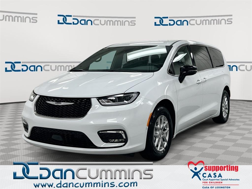 new 2026 Chrysler Pacifica car, priced at $44,660