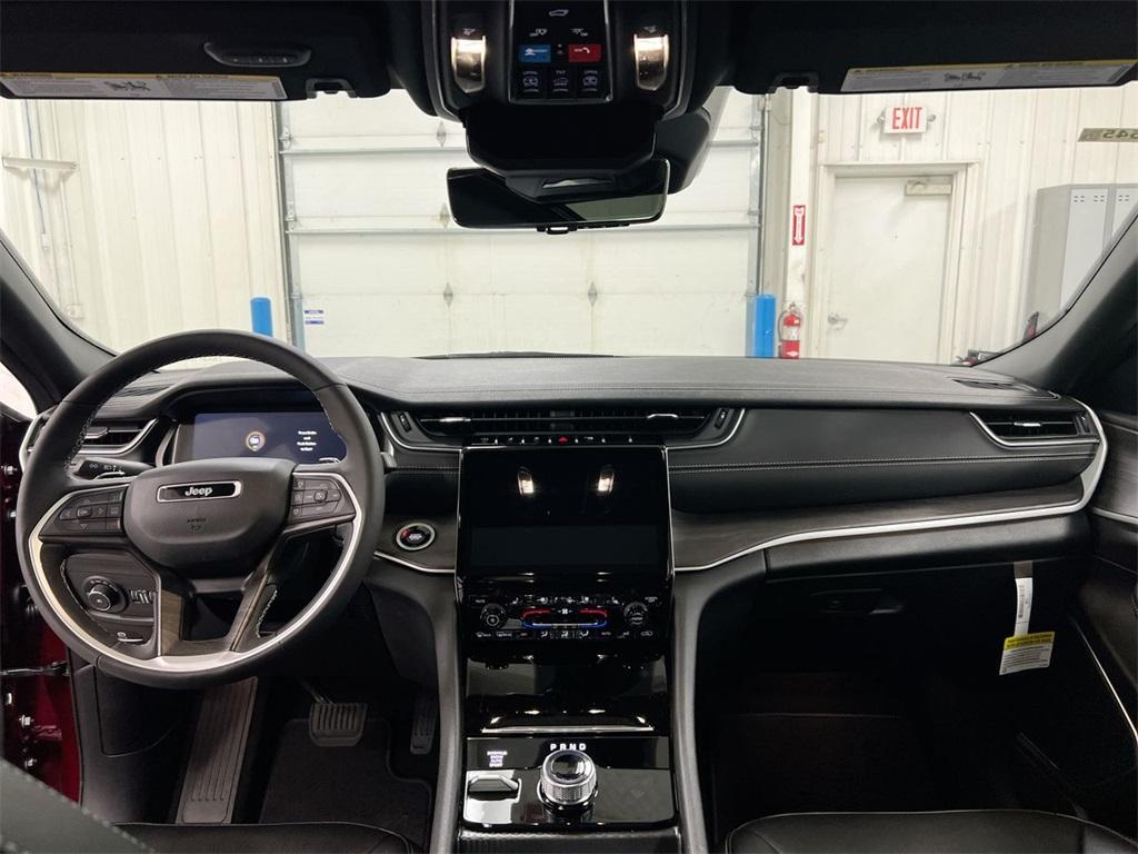 new 2025 Jeep Grand Cherokee L car, priced at $46,682