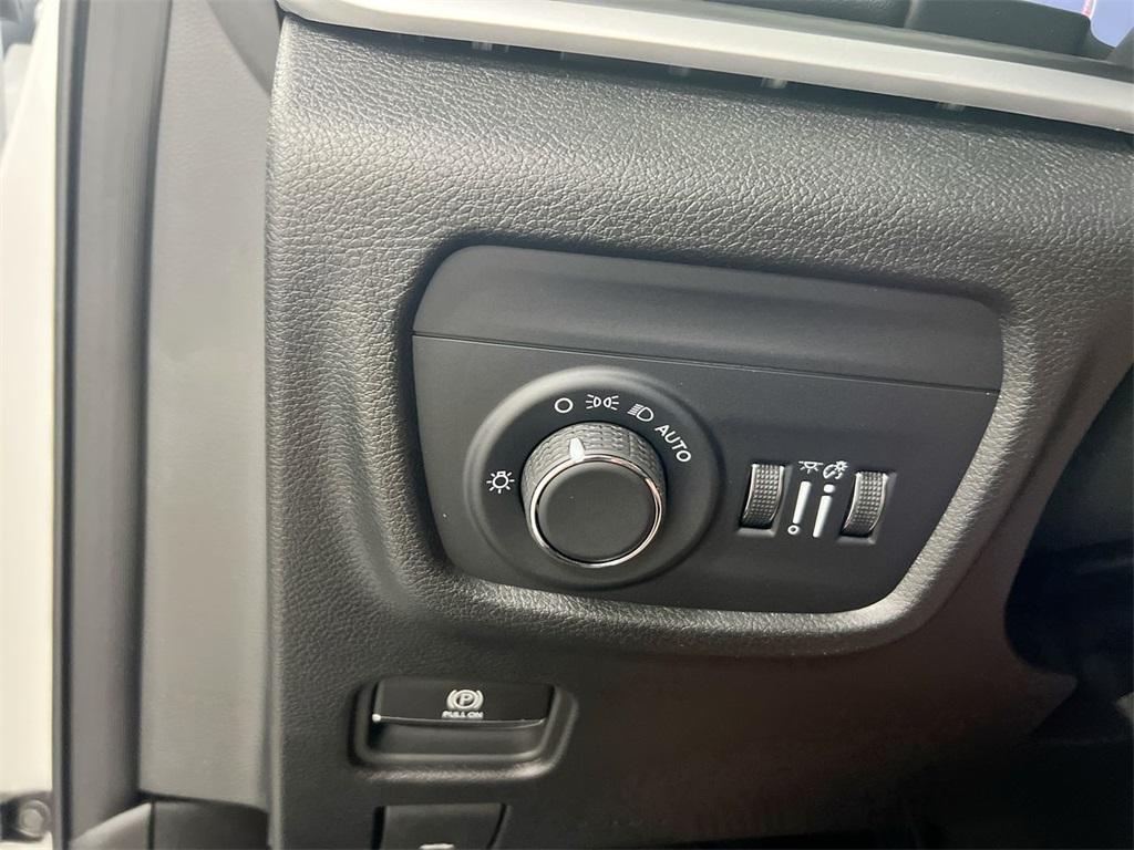 new 2025 Jeep Grand Cherokee car, priced at $37,342