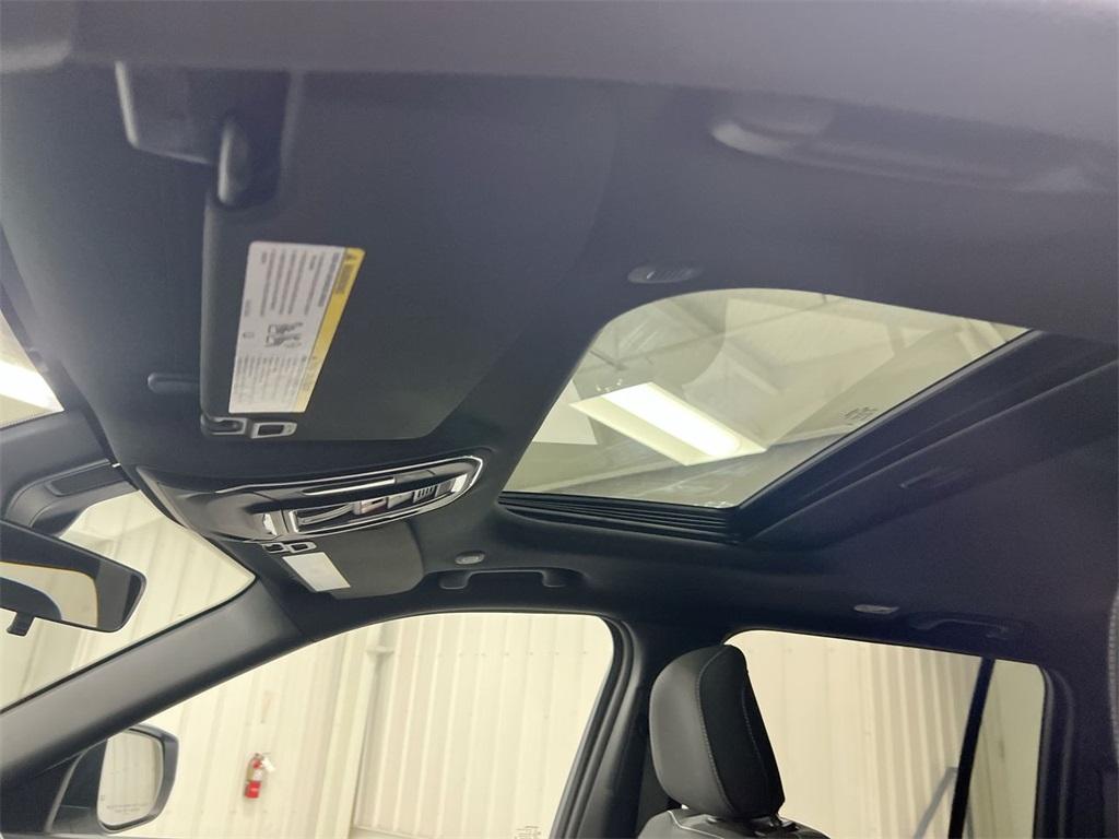 new 2025 Jeep Grand Cherokee car, priced at $37,342