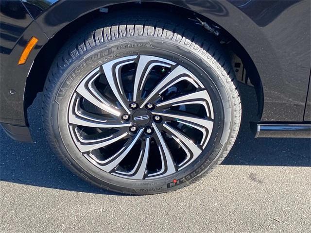new 2025 Lincoln Navigator car, priced at $117,835