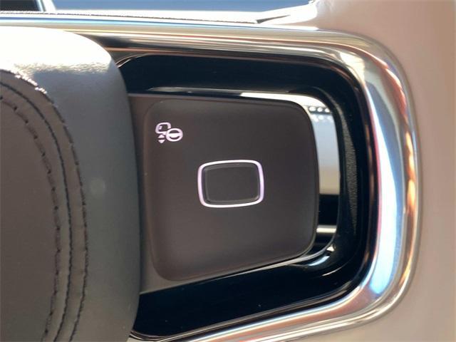 new 2025 Lincoln Navigator car, priced at $104,014