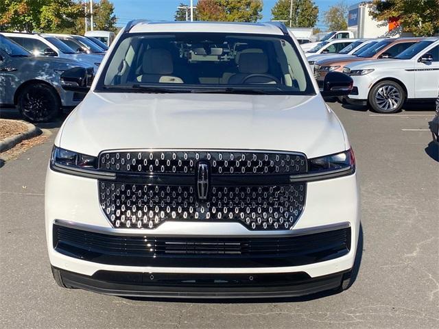 new 2025 Lincoln Navigator car, priced at $104,014