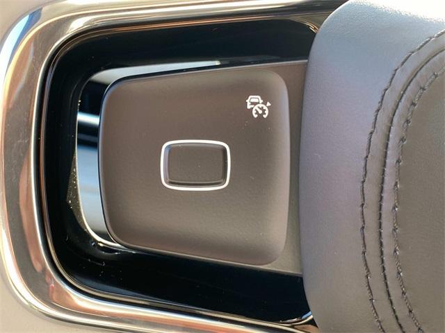 new 2025 Lincoln Navigator car, priced at $104,014