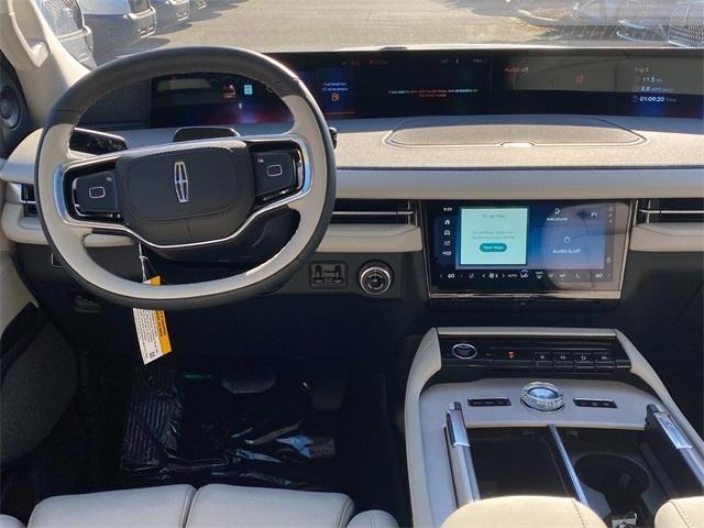 new 2025 Lincoln Navigator car, priced at $104,014