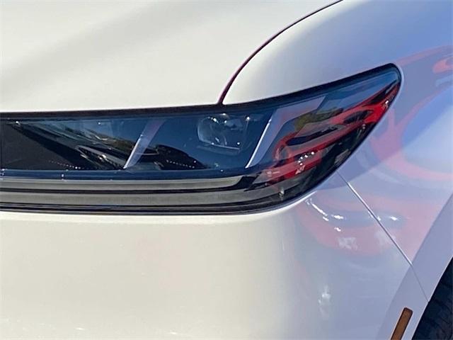 new 2025 Lincoln Navigator car, priced at $104,014