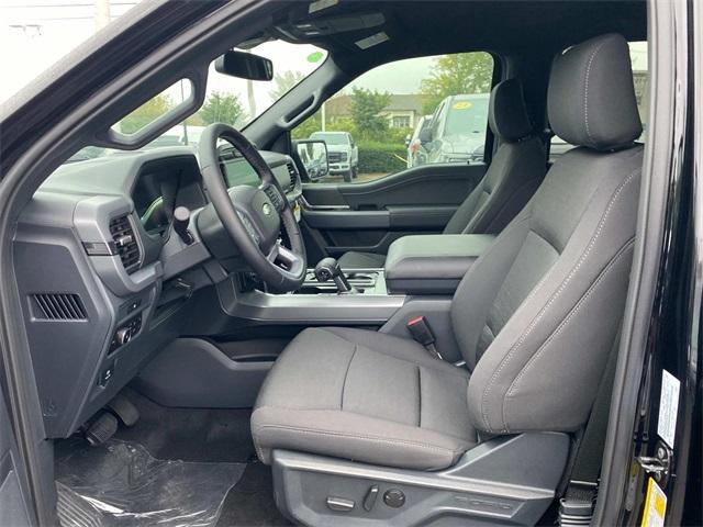 new 2025 Ford F-150 car, priced at $58,712