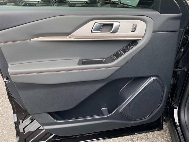 new 2025 Ford Explorer car, priced at $42,025