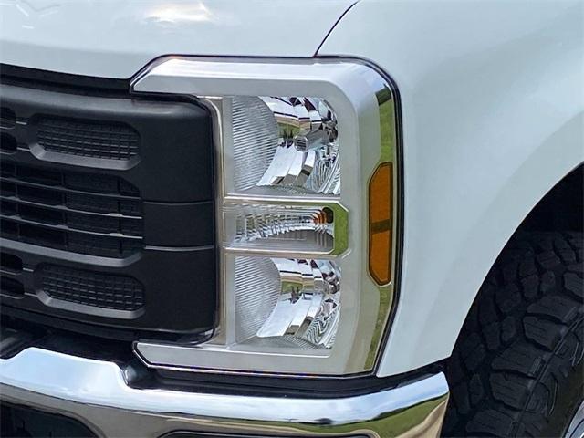 new 2025 Ford F-250 car, priced at $52,902