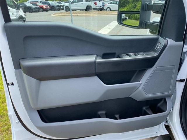 new 2025 Ford F-250 car, priced at $52,902