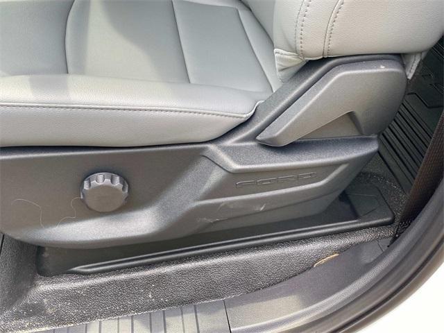 new 2025 Ford F-250 car, priced at $52,902
