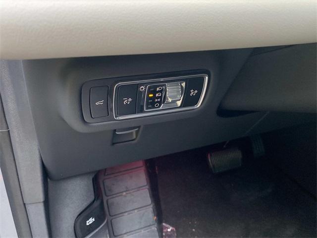 used 2025 Lincoln Nautilus car, priced at $59,724