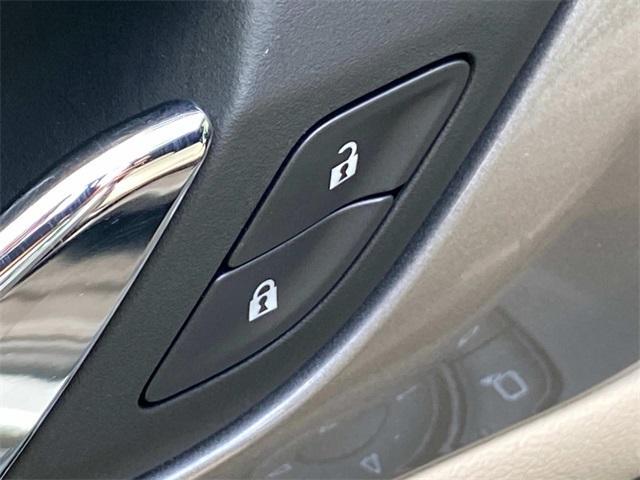 used 2023 Chevrolet Traverse car, priced at $29,864
