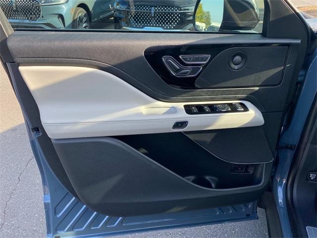 new 2025 Lincoln Aviator car, priced at $57,283