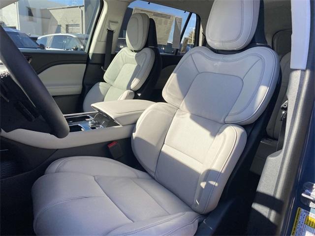 new 2025 Lincoln Aviator car, priced at $73,107