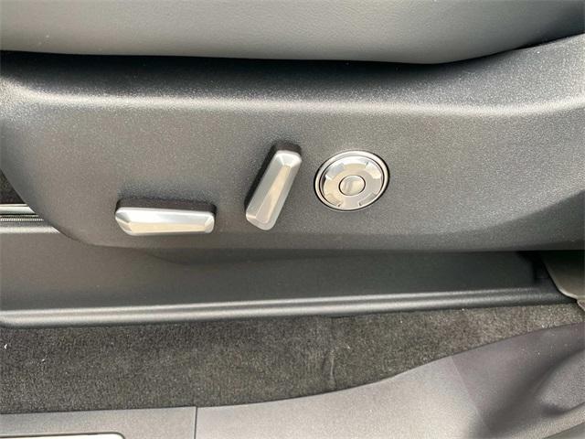 new 2025 Lincoln Navigator L car, priced at $110,043