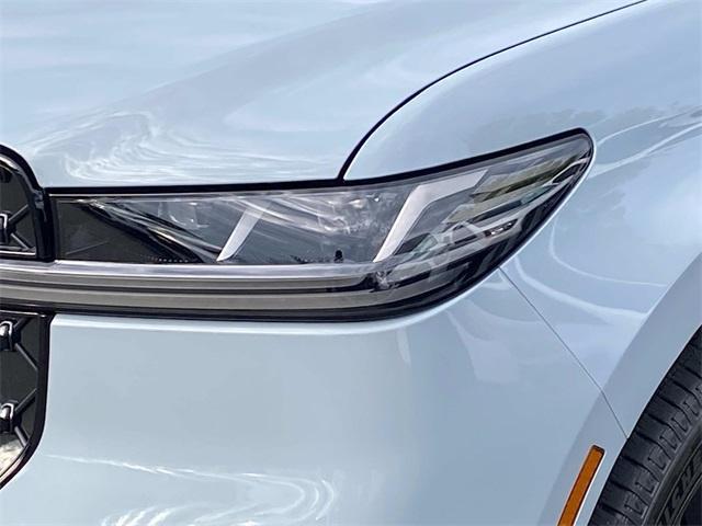 new 2025 Lincoln Navigator L car, priced at $110,043