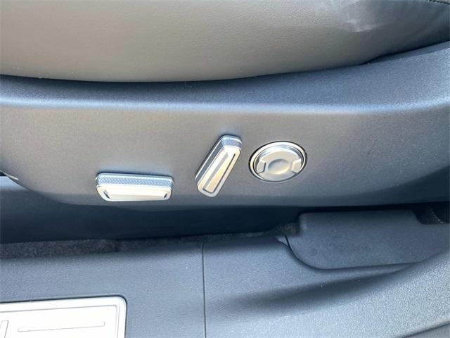 new 2025 Lincoln Nautilus car, priced at $60,264