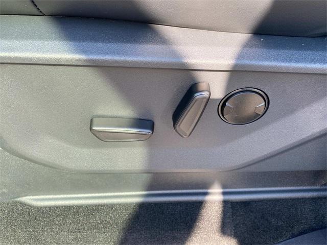 new 2025 Ford Expedition car, priced at $84,040